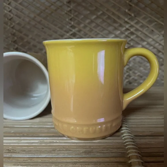 Le Creuset Yellow Mug Set - Picture 6 of 6